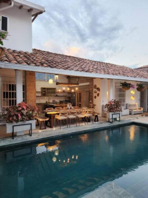 Hermosa casa en Cauca Viejo